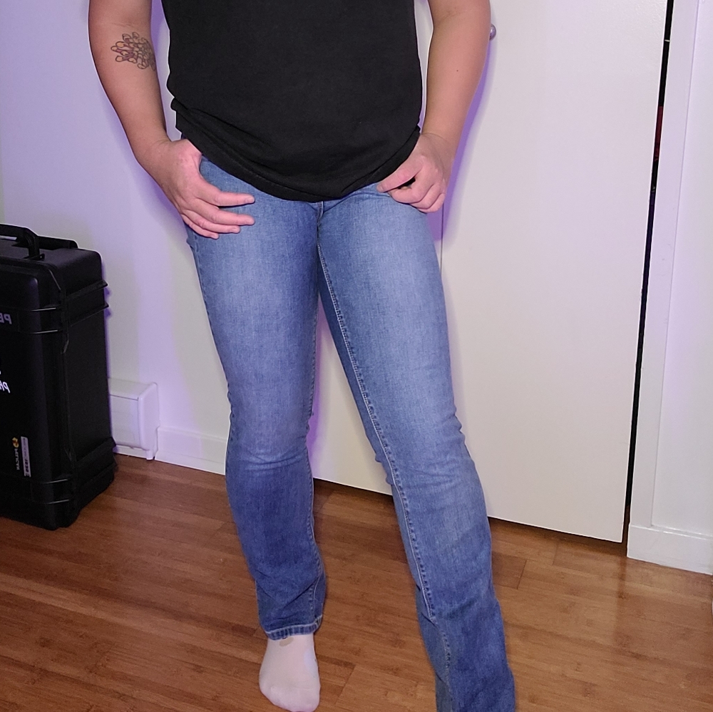 Stretchy even wash Buffalo slim cut blue jeans